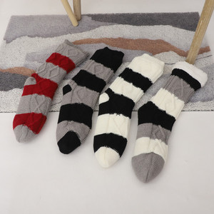 Socksmate 3 ensembles de <span class=keywords><strong>chaussettes</strong></span> cadeaux de Noël, <span class=keywords><strong>chaussettes</strong></span> d'hiver pour adultes, <span class=keywords><strong>chaussettes</strong></span> chaudes antidérapantes en sherpa épais, <span class=keywords><strong>chaussettes</strong></span> douces et moelleuses pour la <span class=keywords><strong>maison</strong></span> - Product Image 4