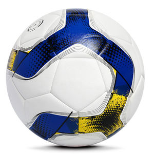 Ballons de football de haute qualité avec logo personnalisé, matériau durable, design personnalisé - Product Image 1