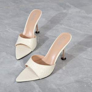 Sandalias elegantes de tacón bajo con punta en pico, versátiles y elegantes para el verano, zapatos de tacón alto para mujer, sandalias tipo flip-flop para dama - Product Image 1