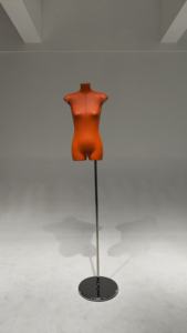 Venta de verano, maniquí de Torso femenino de medio cuerpo ajustable para exhibición de <span class=keywords><strong>ropa</strong></span>, costura, diseño de moda hecho de plástico para sastres - Product Image 6