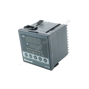 Contrôleur Honeywell DC1040CR-302000-E : Optimisation de l'efficacité des brûleurs industriels grâce aux systèmes de contrôle de température intelligents - Product Image 1