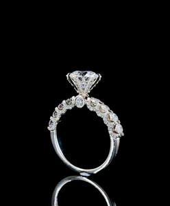 Anillo de Diamantes de Exportación India para Compromiso Nupcial, Ceremonia de Boda y Uso Diario, Disponible a Precio con Descuento - Product Image 2
