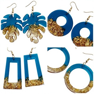 Pendientes de Resina Azul con Forma de Hoja de Monstera, Joyería Bohemia para Mujer, Pendientes de Acrílico Chapados en Oro para Fiesta - Product Image 1