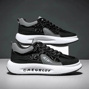 La fábrica vende zapatillas de correr informales de suela gruesa para hombre con logotipo personalizado - Product Image 3