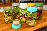 Pot Mason en verre de 32 oz avec couvercle en plastique et compartiment à sauce amovible, séparation humide/sec pour collations, overnight oats, yaourt, parfait, salade