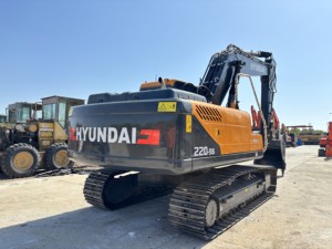 Excavadora de Orugas Hyundai R220-9s de 22t, Modelo 2023, con Motor y Rodamientos, Cucharón de 0.92m, 6 Meses de Garantía - Product Image 4