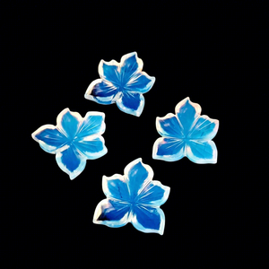 Opalite naturelle chatoyante sculptée à la main en forme de fleur, pierre précieuse de 20 mm, pierre brute chatoyante pour la fabrication de bijoux, prix de gros en vrac - Product Image 1