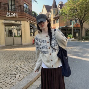 El cárdigan jacquard FairIsland para mujer, estilo universitario, para otoño e invierno, es un suéter de punto informal con un diseño relajado. - Product Image 2