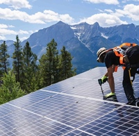 Nouveau panneau solaire monocristallin haute efficacité 600W amélioré pour la connexion aux systèmes de stockage d'énergie ou aux applications d'ingénierie extérieure sur toiture