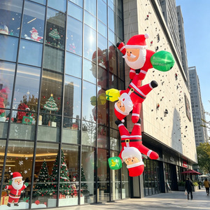 Décoration de Noël de 2,4 mètres avec trois personnes âgées grimpant sur murs et fenêtres, accessoires de décoration pour scène de centre commercial - Product Image 4