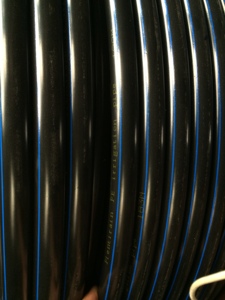 <span class=keywords><strong>Tuyau</strong></span> d'irrigation <span class=keywords><strong>goutte</strong></span> <span class=keywords><strong>à</strong></span> <span class=keywords><strong>goutte</strong></span> agricole en plastique PE de 16mm Système LDPE pour <span class=keywords><strong>tuyau</strong></span> d'eau de serre Prix d'irrigation de jardin - Product Image 6