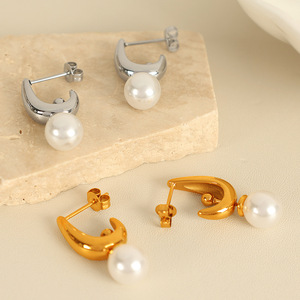 Pendientes Geométricos con Perlas de Agua Dulce en Forma de U, Aleación de Zinc, Oro y Plata, Joyería de Moda - Product Image 4