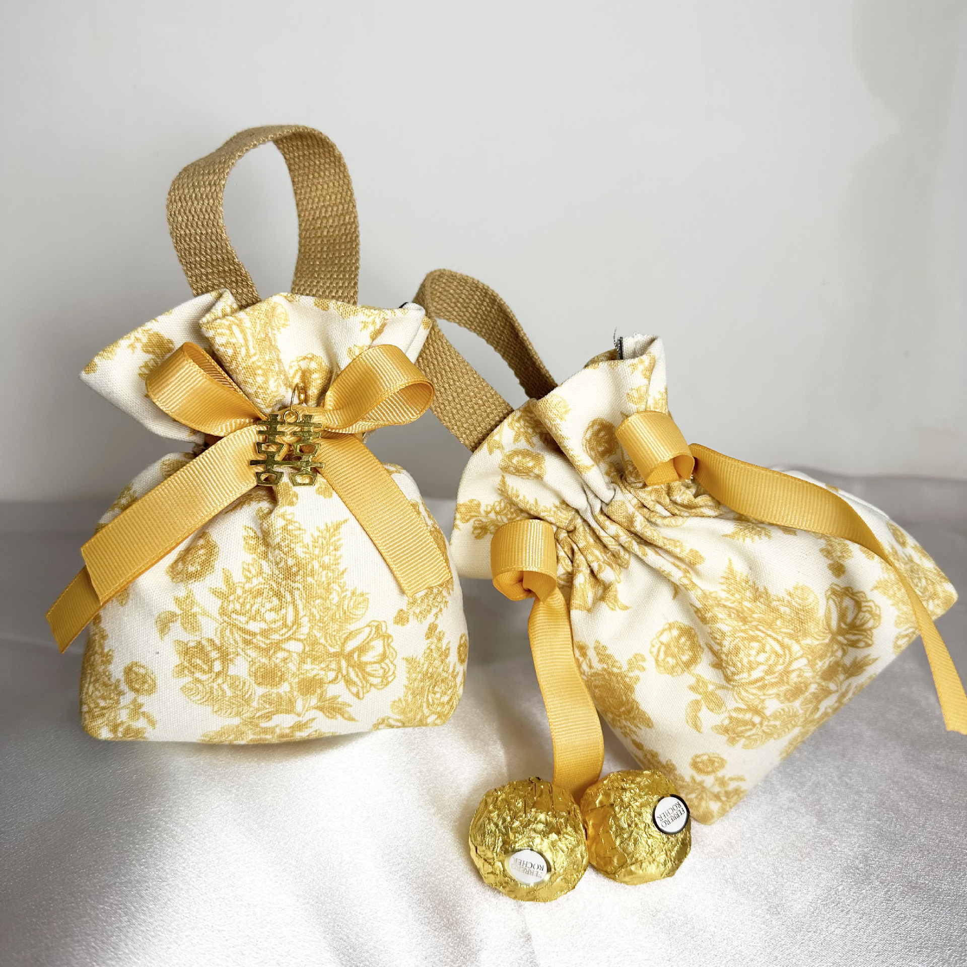 Golden peony + happy character [canvas]