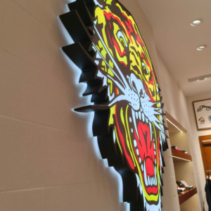 <span class=keywords><strong>Diode</strong></span> de canal acrylique de modèle de tigre 3D lumineux lumineux de décoration extérieure promotionnelle avec le cas de logo d'image animale - Product Image 3