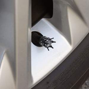 Capuchons de valve de pneu en forme de couronne, faits à la main, ornés de strass en cristal, universels, chromés, pour véhicules et voitures, attrayants - Product Image 6