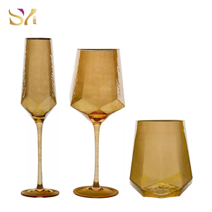 Ensemble de verres à vin rouge en cristal sans plomb de luxe nordique moderne, forme diamant, fait à la main, bord doré, capacité personnalisable - Product Image 4