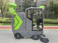 Camion de nettoyage avec balayeuse, écran publicitaire LED, canon à brouillard, nettoyeur haute pression, réservoir d'eau de 200L et bac à poussière de 260L