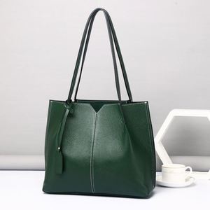 Sac fourre-tout portable en cuir véritable vintage de haute qualité, imperméable, grande capacité, sac à bandoulière pour femmes pour un usage quotidien - Product Image 5