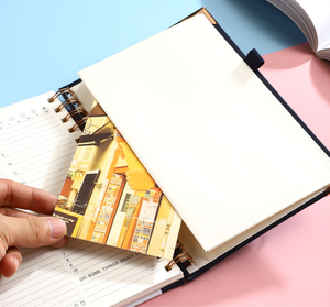 Agenda Personalizada A5 con Cubierta de Cuero, Espiral, Bolsillo Trasero con Esquinas Metálicas y Presilla para Bolígrafo, Cierre con Banda Elástica - Product Image 4