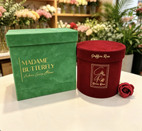 Boîtes cadeaux rondes personnalisées avec logo, en carton recyclé, revêtement UV et accessoires en ruban pour roses de la Saint-Valentin