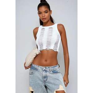 Top corto blanco de punto calado para mujer, sin mangas, cuello redondo, transpirable, de longitud corta, para verano. - Product Image 2