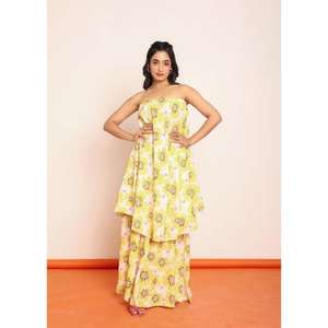 Conjunto de Dos Piezas para Mujer con Top Corto Estampado y Falda Lateral, Atuendo Elegante con Silueta Fluida y Estilo Moderno - Product Image 2