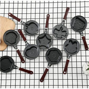 Varios modelos bonitos de acero al carbono antiadherente mini sartén barata - Product Image 3
