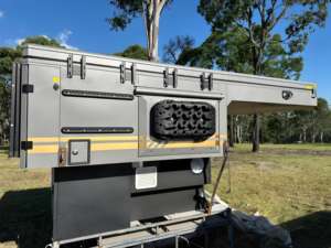 Mini caravane de voyage en aluminium personnalisée avec lit coulissant, design pliable et imperméable pour le <span class=keywords><strong>camping</strong></span> et les voyages en plein air - Product Image 3