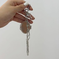 Breloque de sac Y2K Cœur Étoile Porte-clés avec Miroir Compact, Porte-rouge à lèvres en Maille Métallique, Pendentif Pompon, Décoration de Sac à Main pour Femme, Cadeau