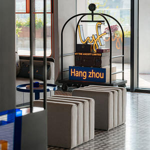 Escritorio de Hotel Boutique Sofisticado con Gestión de Cables Integrada, Almacenamiento Incorporado y Superficie Lisa, Esencial para el Espacio de Trabajo - Product Image 3