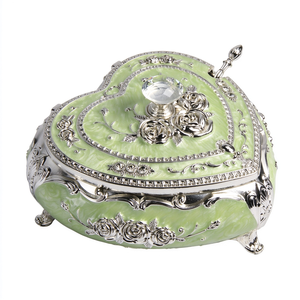 Zuccheriera a Forma di Cuore Smaltata con Pomello in Cristallo, Contenitore in Metallo Placcato per Tè/Caffè, Regalo Unico per Diwali e Feste - Product Image 4