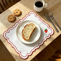 Nappe carrée brodée faite à la main, nappe personnalisée pour la salle à manger, bord festonné, décoration de table élégante, lin écologique, durable