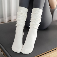 Chaussettes de sport longues et respirantes en coton tricoté, antidérapantes, avec grip, pour Pilates et Yoga, idéales pour l'intérieur – Vente en gros personnalisée