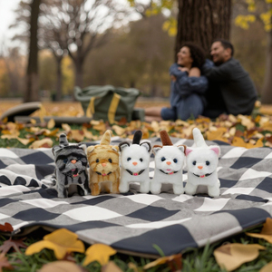 Juguete de Peluche Eléctrico para Niños con Diseño de Flores en el Cuello, Gato de Peluche Realista que Camina, Maulla y Mueve su Cola - Product Image 1