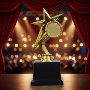 Trophée en métal moulé sur mesure avec finition haut de gamme et gravure pour les récompenses d'entreprise, les événements de bureau et la reconnaissance des employés - Product Image 1