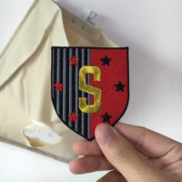 Écussons brodés personnalisés, design de logo 3D, à coudre ou à thermocoller, badge lettres pour vêtements, veste, chapeau, sac
