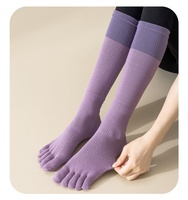 Chaussettes de compression à cinq orteils en gros, antidérapantes, respirantes, anti-odeurs, en polyester/coton, pour le yoga, le fitness, les sports de plein air et la danse