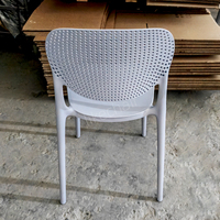 Chaise de salle à manger de luxe rustique portable en plastique PP, écologique, durable, imperméable, certifiée, pour hôtel et maison, garantie 2 ans