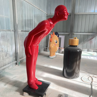 Maßgefertigte Fabrikverkauf Rote Fiberglas-Statue eines Betenden Mannes Große Outdoor-Fiberglas-Skulptur