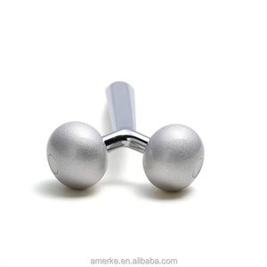 เครื่องนวดหน้าแบบพกพา ทำจากอลูมิเนียมอัลลอยด์ผสมสังกะสี ช่วยลดเลือนริ้วรอย ยกกระชับผิวหน้า สีเงิน ลูกกลิ้ง 3 มิติ - Product Image 6