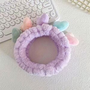 Ensemble bandeau et bracelet en peluche en forme de cœur pour femme, anti-humidité, pour le lavage du visage et le maintien des cheveux - Souvenir touristique - Product Image 4