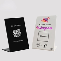 Support de table en acrylique personnalisé GSC avec NFC pour les avis Google, le menu du restaurant, les médias sociaux, Whatsapp, Facebook