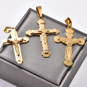 Collier pendentif croix de crucifixion de Jésus en acier inoxydable pour femmes et hommes, bijoux religieux en métal avec breloques de prière - Product Image 4