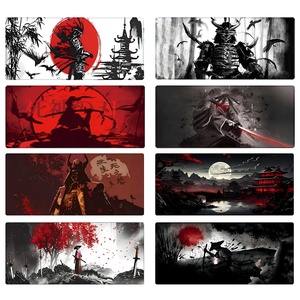 Tappetino da Scrivania XXL Stile Samurai Giapponese, Grande Tappetino per Tastiera e Mouse da Gaming in Bianco e Nero, Design Ispirato a <span class=keywords><strong>Ghost</strong></span> of <span class=keywords><strong>Tsushima</strong></span> - Product Image 1