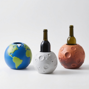 Porte-bouteille à vin en résine en forme de planète, seau à vin créatif en forme de Terre et de Lune pour la décoration de bar et de maison, 4,7 pouces - Product Image 1
