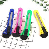 Couteau utilitaire rétractable 18 mm, lame de rasoir en acier inoxydable à changement rapide, qualité DIY, coupe-boîte OEM/ODM