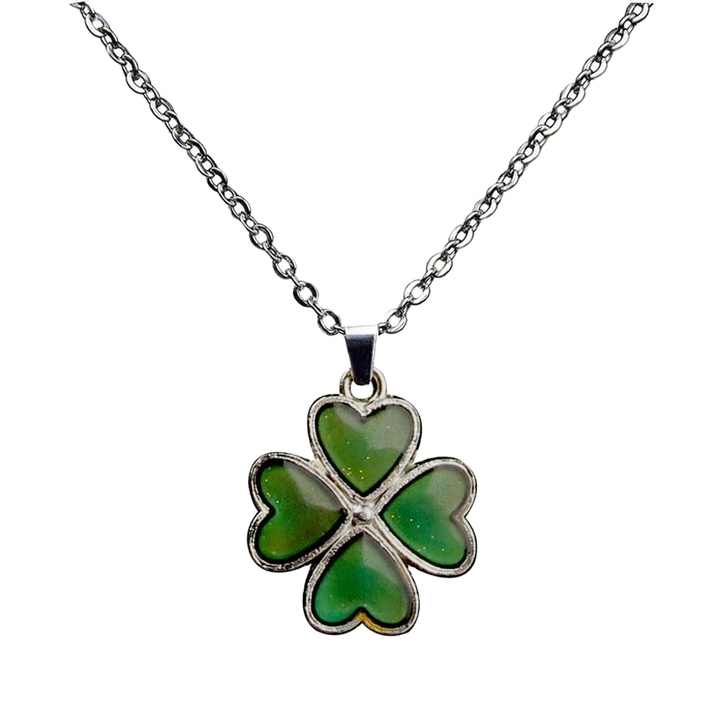 Collier moderne avec trèfle à quatre feuilles