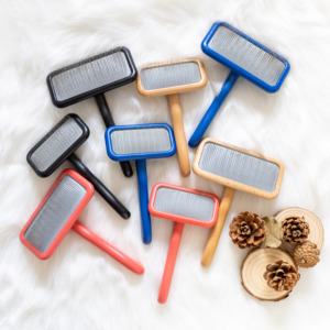 Brosse à lisser pour chien de toilettage pour animaux de compagnie avec manche en bois incurvé avec coussin d'air en caoutchouc super doux brosse pour animaux de compagnie - Product Image 6