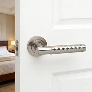 มือจับประตูภายในแบบคันโยกไม้ผสมอะลูมิเนียม ดีไซน์ทันสมัยจากสหราชอาณาจักร ราคาโรงงาน ขายส่ง สินค้าโปรโมชั่น - Product Image 4