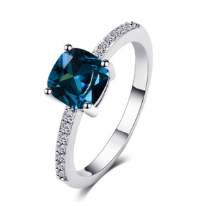 Anello quadrato blu royal da donna, design geometrico minimalista, accessorio da dito per uso quotidiano - Product Image 1
